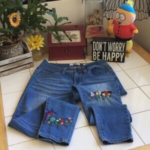 ‘YMIjeans’ Wanna Betta Butt Embroidered Mid-Rise Straight-Leg Blue Jeans